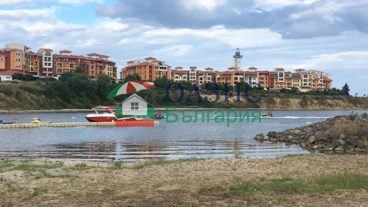 Коммерческое помещение 11 484 м² Bata, Болгария